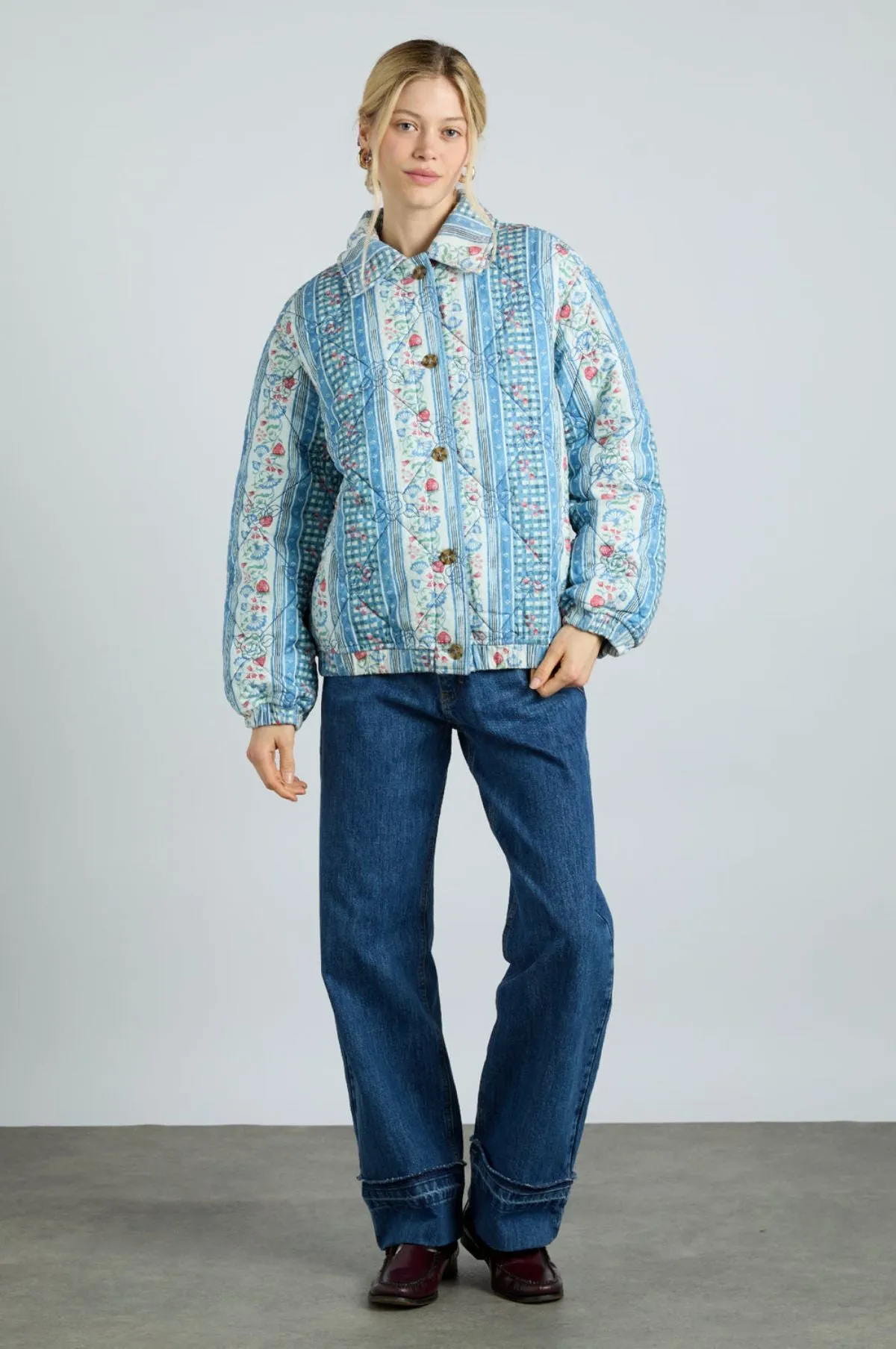 Claudia Jacket Wallpaper Floral