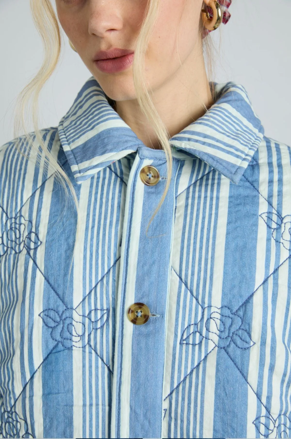 Claudia Jacket Wallpaper Floral