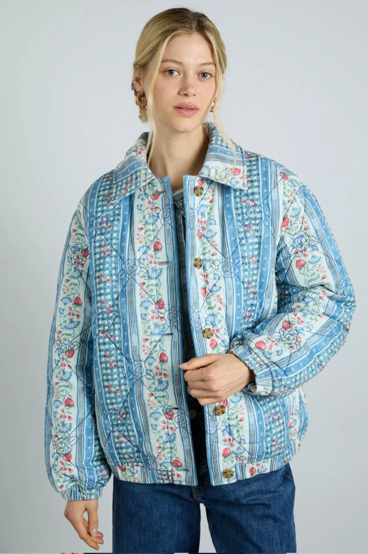 Claudia Jacket Wallpaper Floral